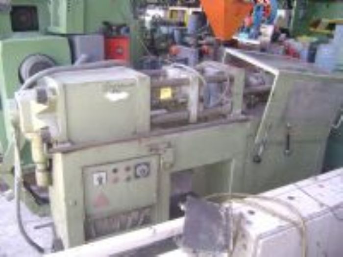 INYECTORA DE PLASTICO